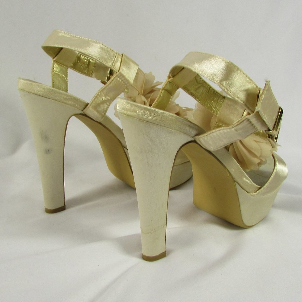 Madden Girl MADDEY Gold T-Strap Flower Front Heels - Picture 5 of 10